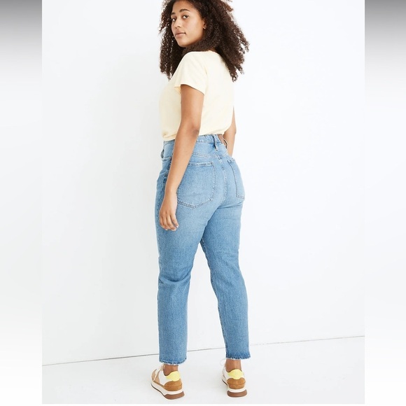 Madewell NWOT Classic Straight Jeans in Nearwood Wash - Picture 3 of 10
